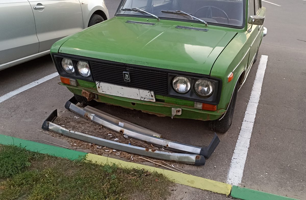 Нижегородцам объяснили, что делать, если во дворе стоит брошенный автомобиль